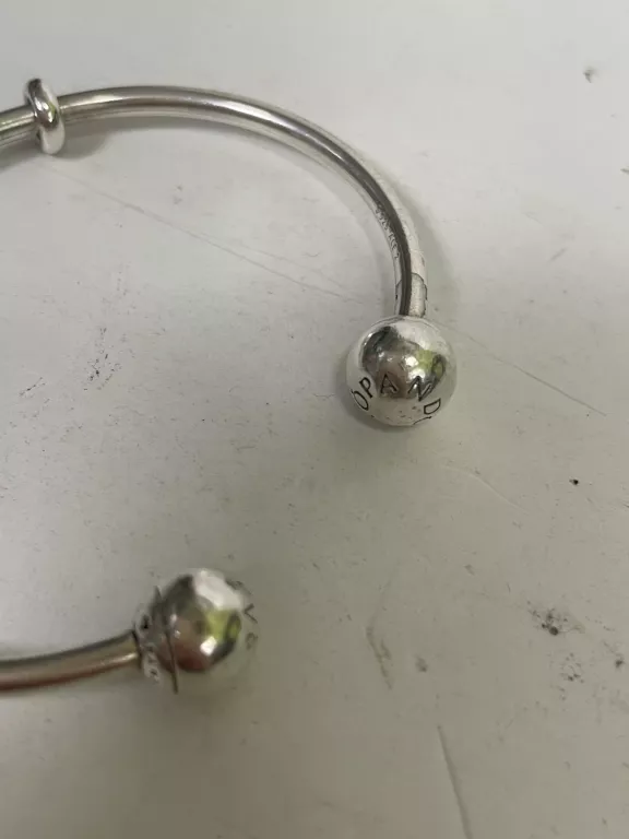 otwarta-bransoletka-bangle-pandora-moments-925-rodzaj-klasyczne