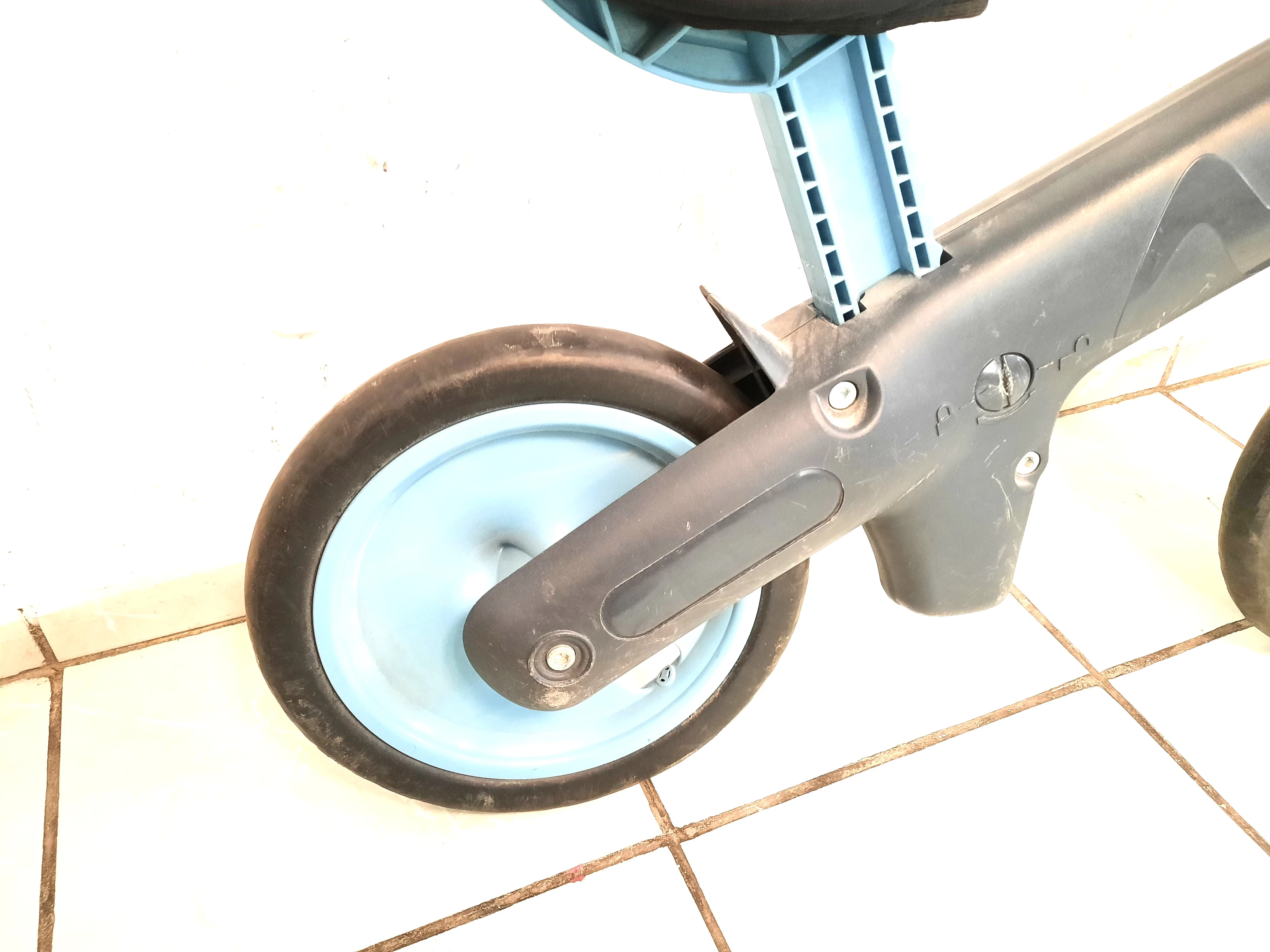 rowerek-dzieciecy-biegowy-18-m-plastikowy-marka-milly-mally