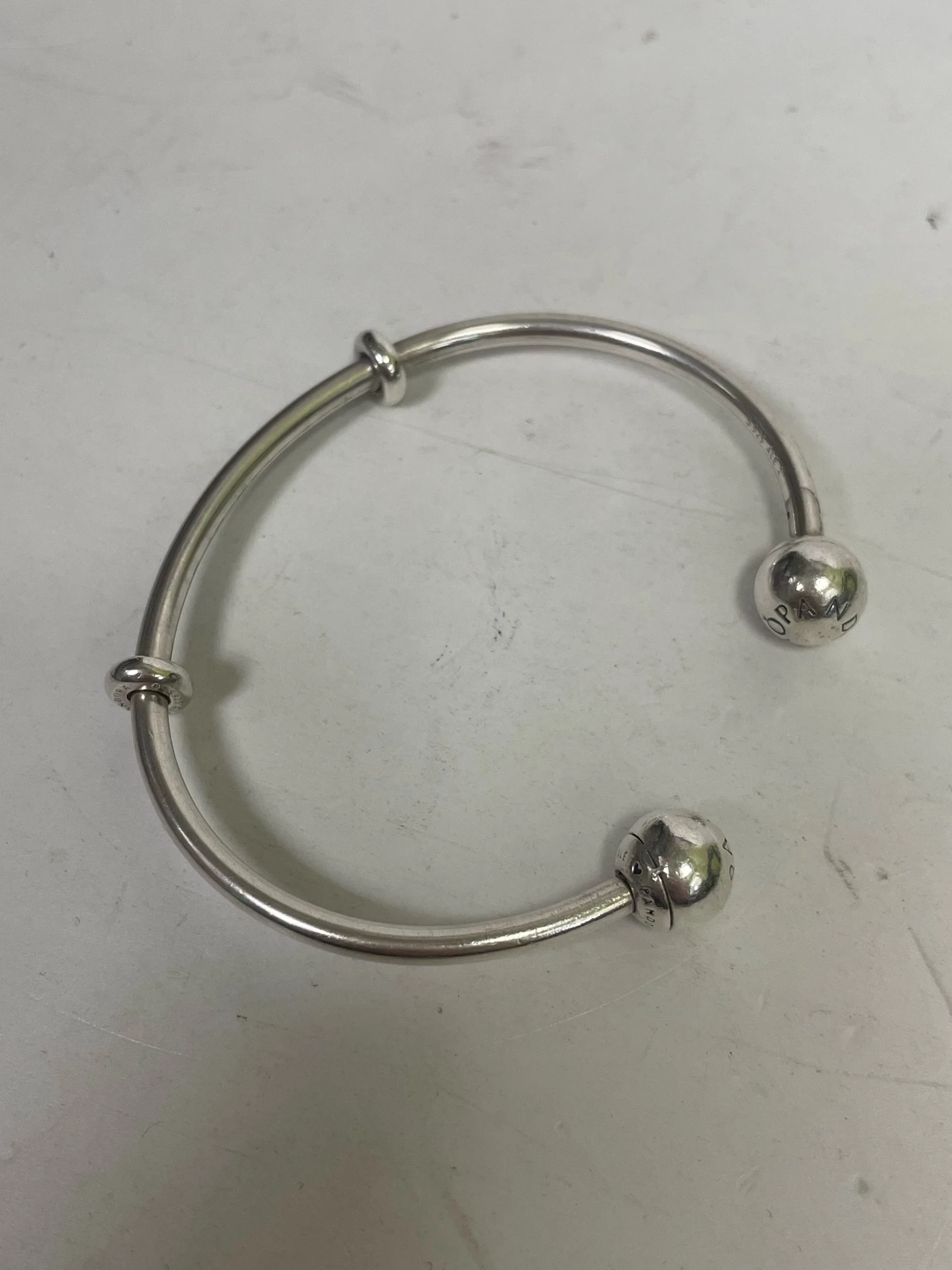 otwarta-bransoletka-bangle-pandora-moments-925-marka-pandora