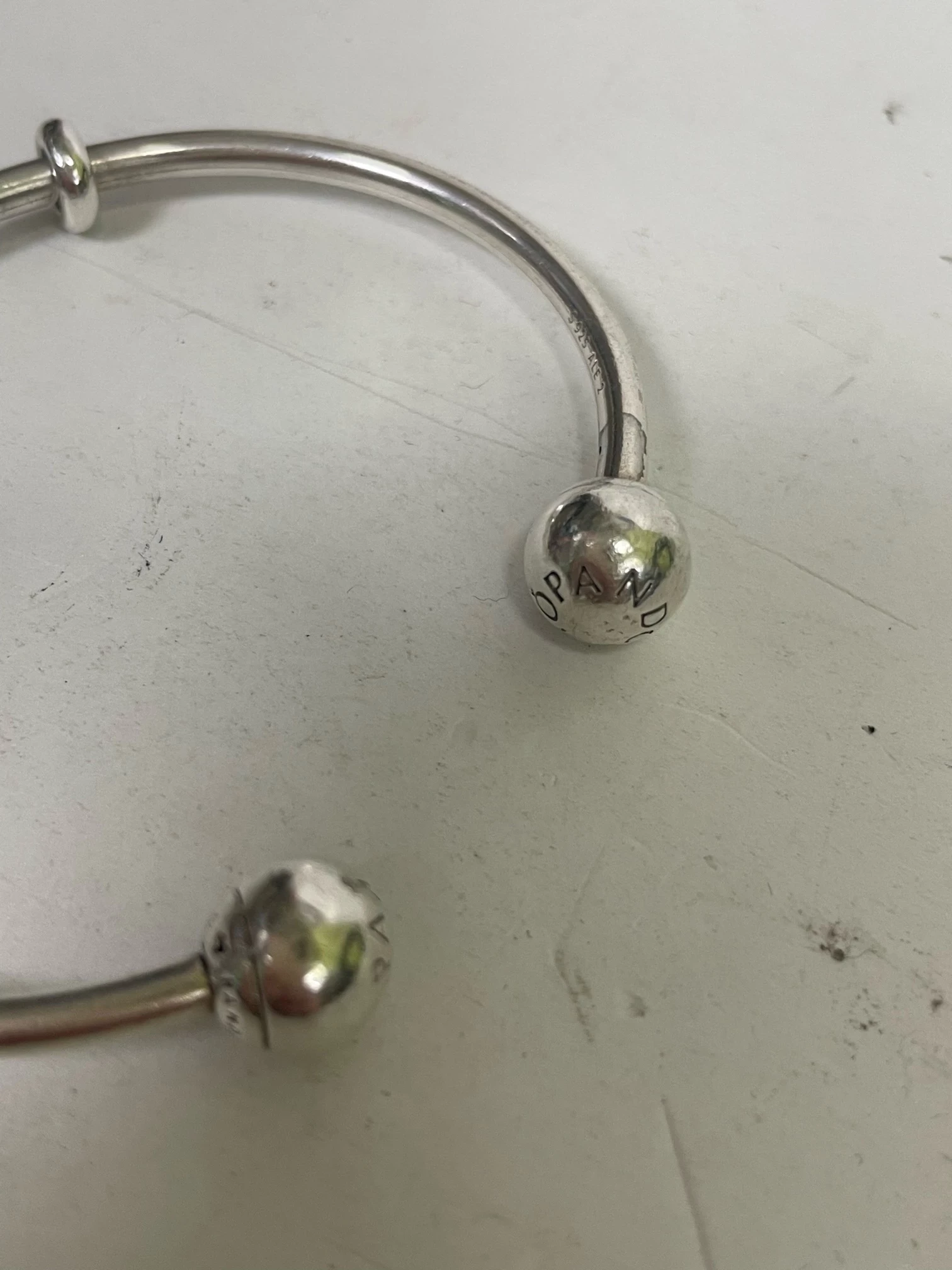 otwarta-bransoletka-bangle-pandora-moments-925-rodzaj-klasyczne