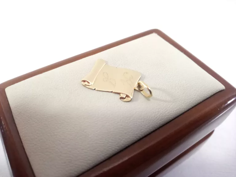 wyjatkowa-zlota-zawieszka-blaszka-grawer-k-j-stan-uzywany