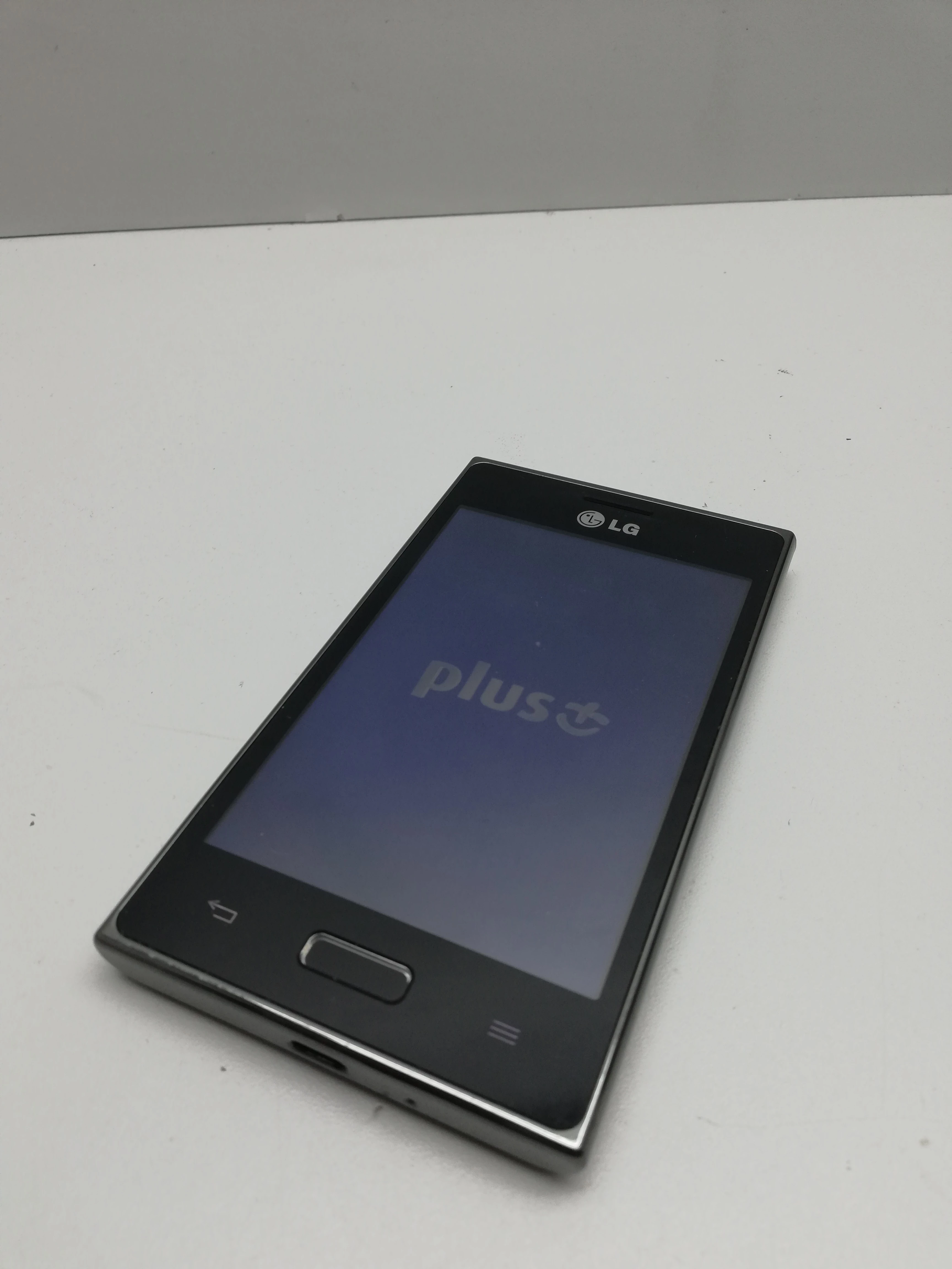 telefon-lg-e400-ean-gtin-8808992061151