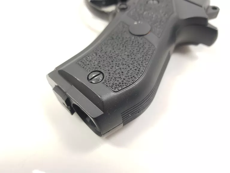 pistolet-gazowy-swiss-arms-p84-full-metal-45-mm-marka-cybergun