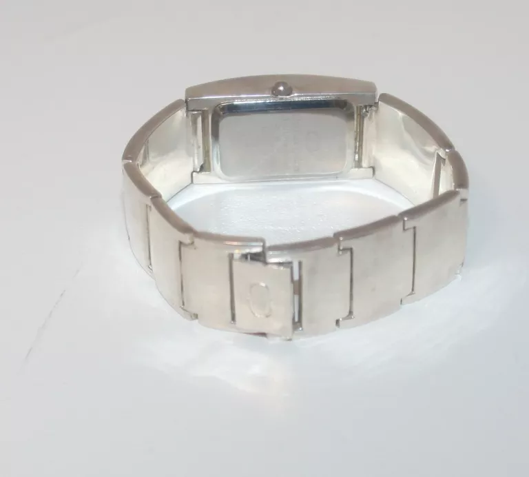 zegarek-charles-delon-posrebrzany-bateria-do-wymiany-ksztalt-koperty-prostokatna