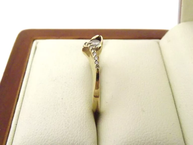 nieziemski-zloty-pierscionek-190-g-333-r14-material-15835-2