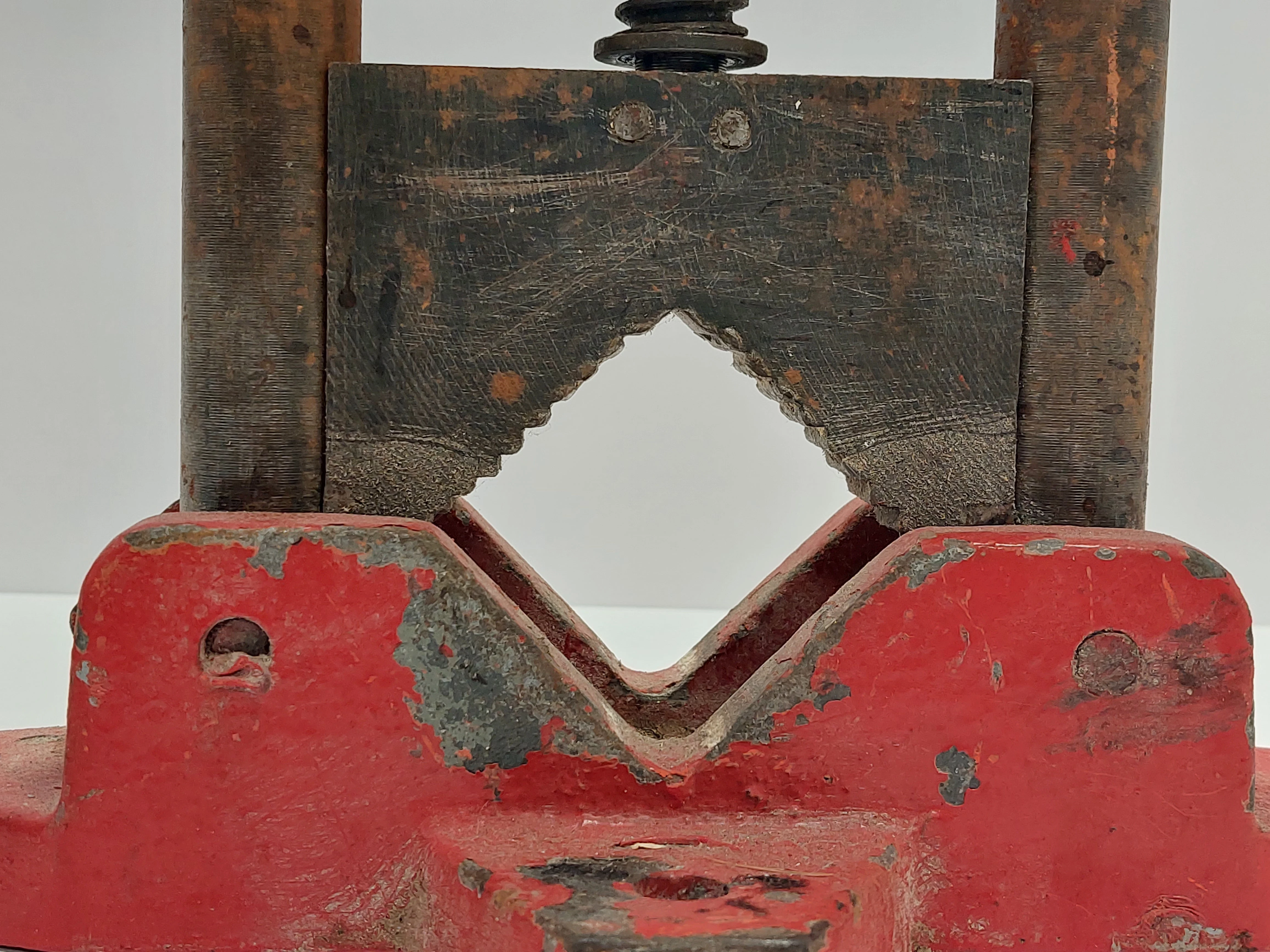 imadlo-hydrauliczne-ze-stojakiem-do-rur-stan-uzywany