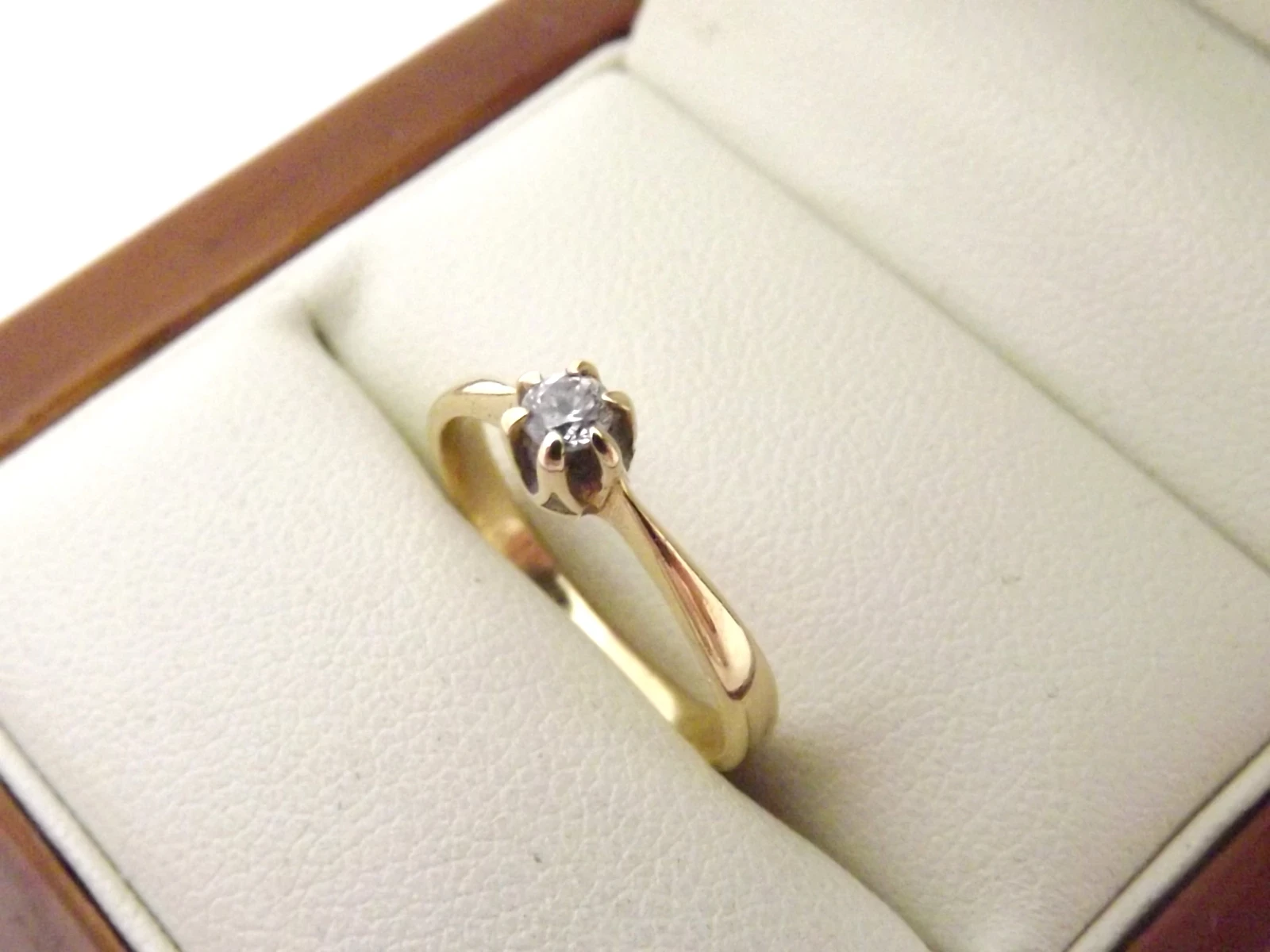 klasyczny-zloty-pierscionek-160g-585-rodzaj-2205-16