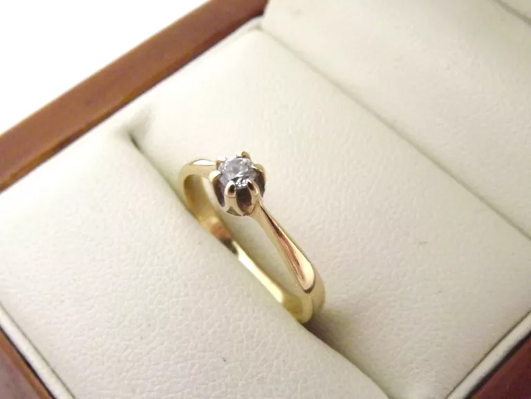 klasyczny-zloty-pierscionek-160g-585-rodzaj-2205-16