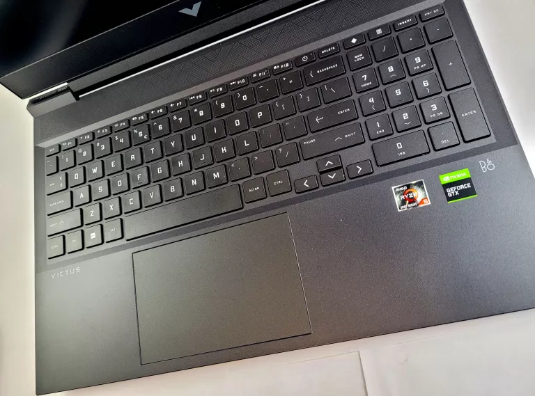 LAPTOP HP VICTUS 16-E0403NW R5-5600H 8GB GTX1650