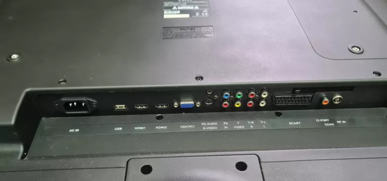 qmedia-ql3252c-315-lcd-hd-ready-usb-hdmi-smart-tv-nie