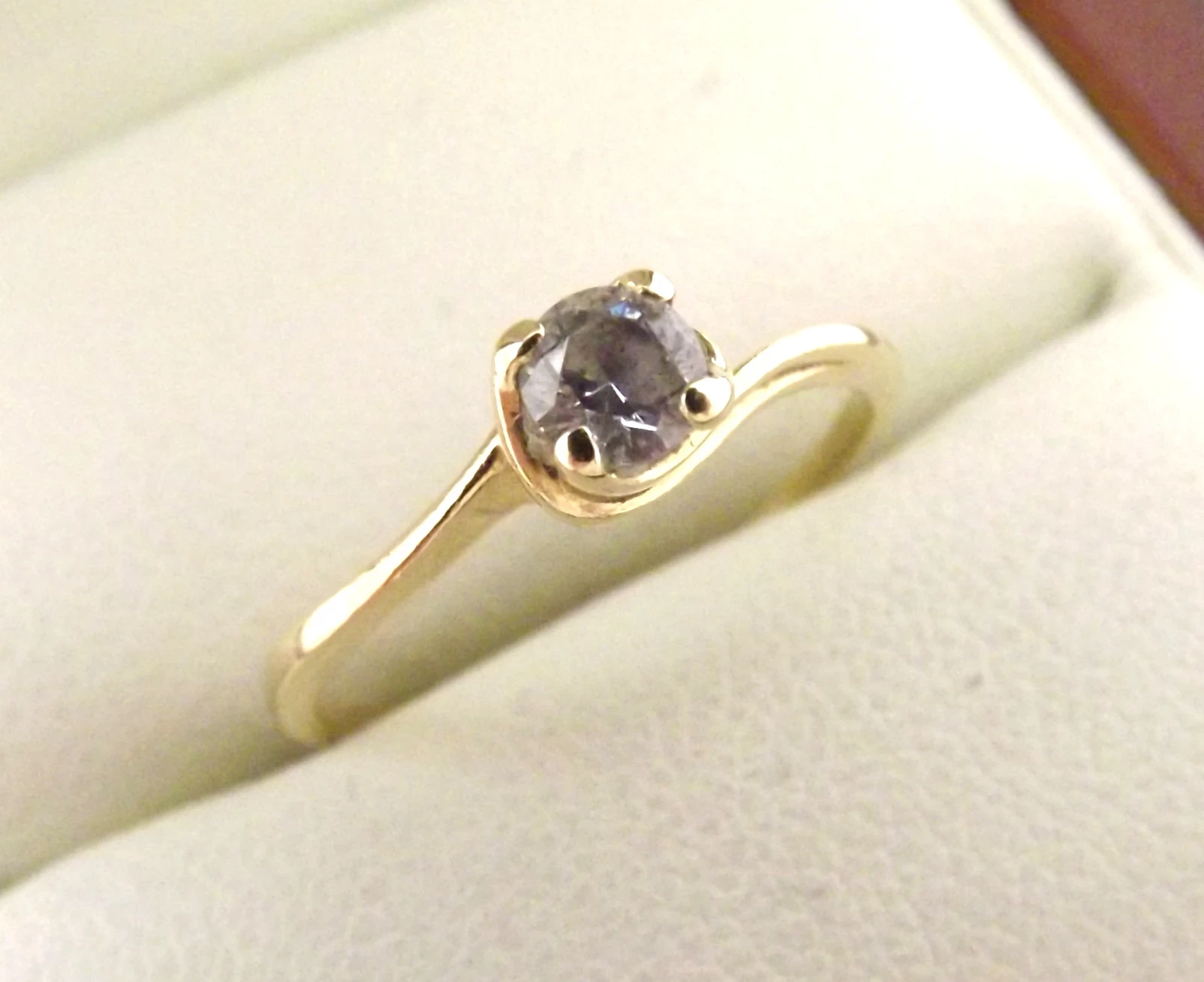 zloty-pierscionek-z-drobnym-oczkiem-151g-585r14-grodzienska-16-sokolka