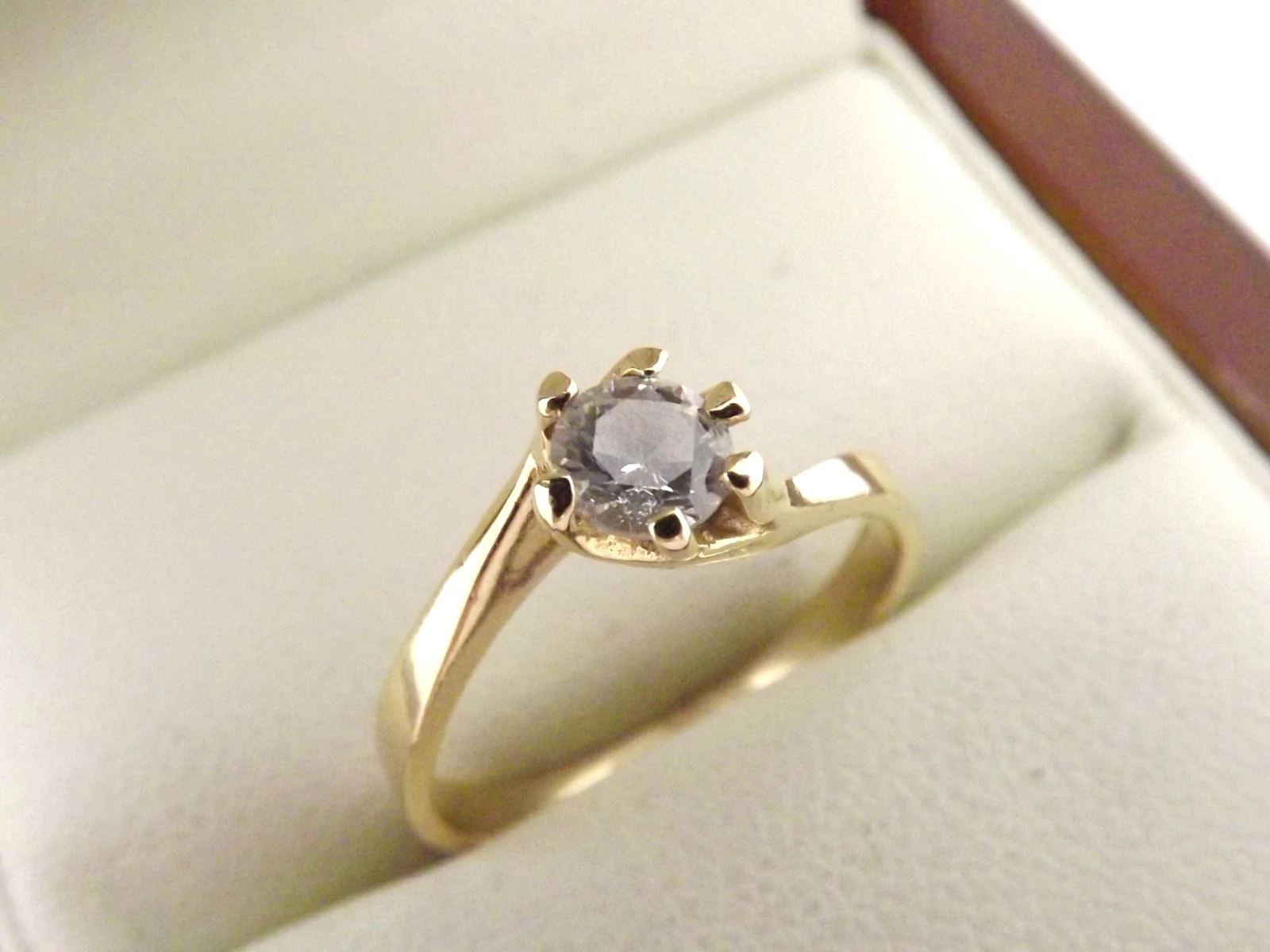 sliczny-zloty-pierscionek-z-oczkiem-22g-585r12-stan-11323-2