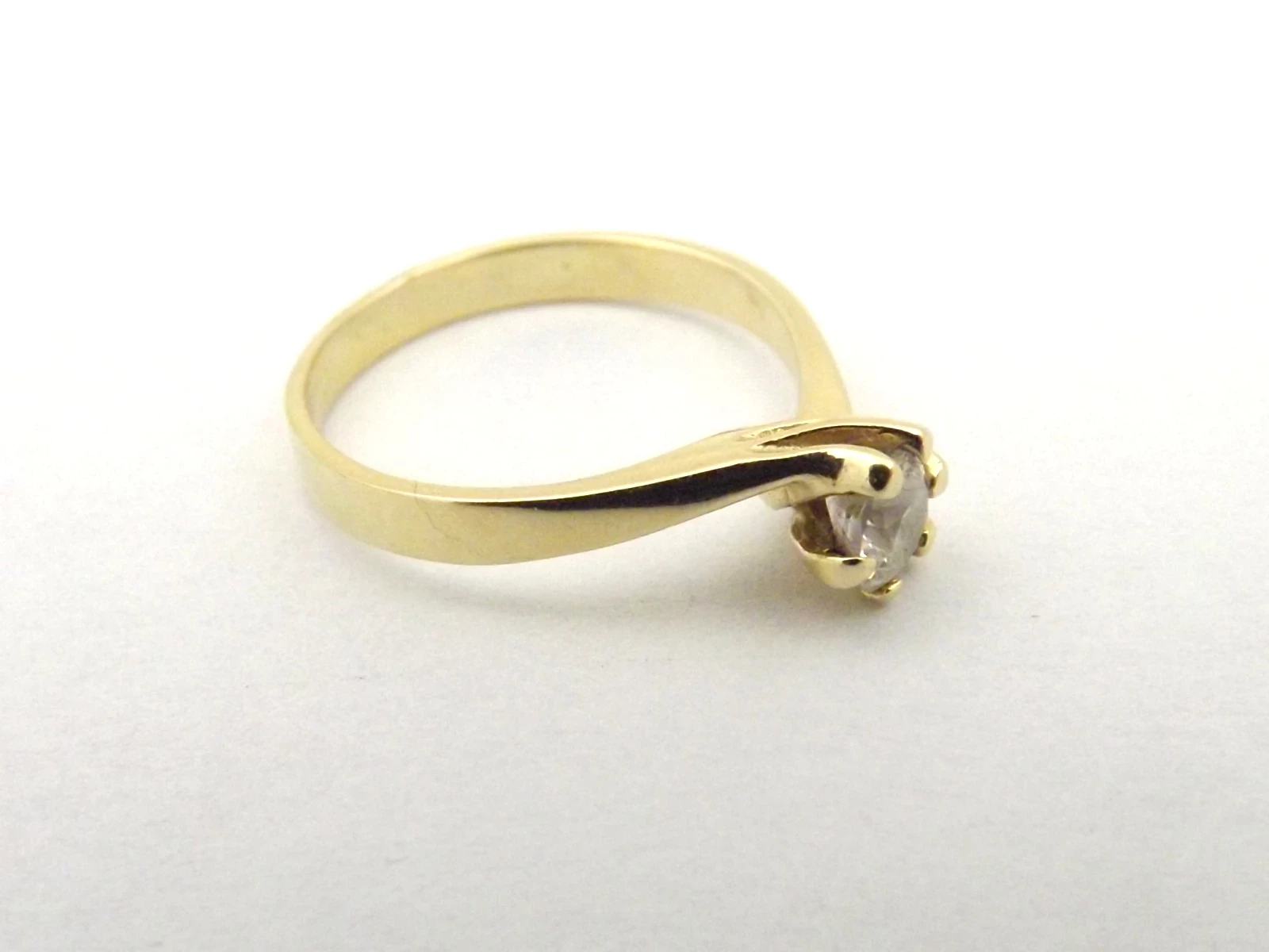 sliczny-zloty-pierscionek-z-oczkiem-22g-585r12-kolor-dominujacy-205826-225106