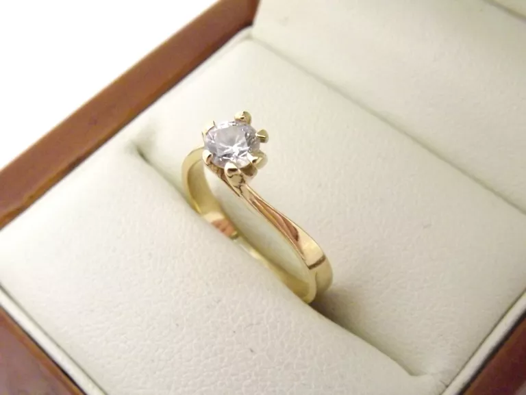 sliczny-zloty-pierscionek-z-oczkiem-22g-585r12-material-15835-2