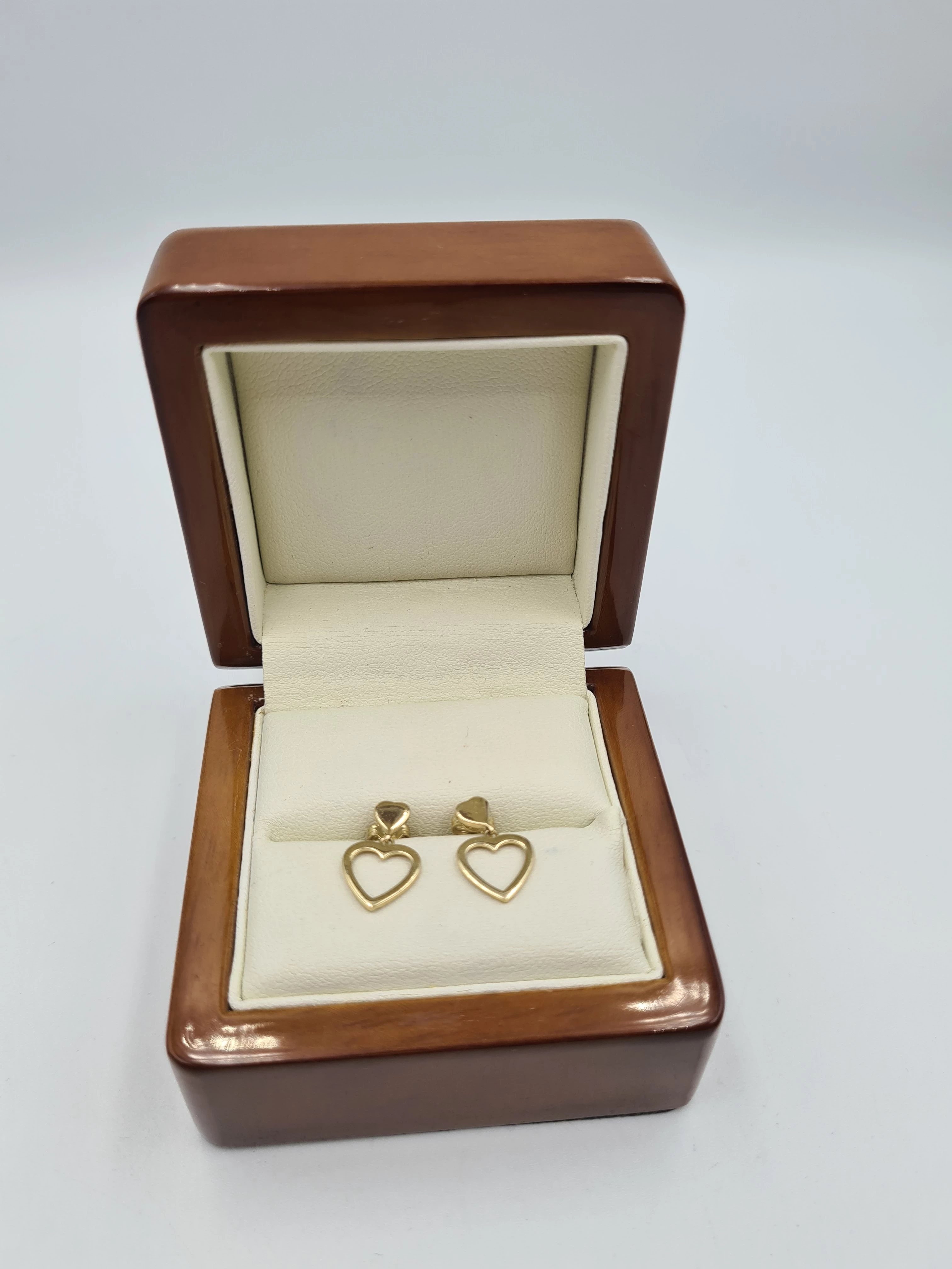 piekne-kolczyki-serca-pilsudskiego-8-chojnice