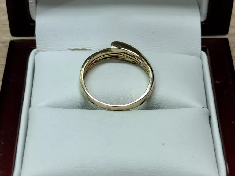 zloty-pierscionek-z-diamentami-3-szt-apart-cechy-brak