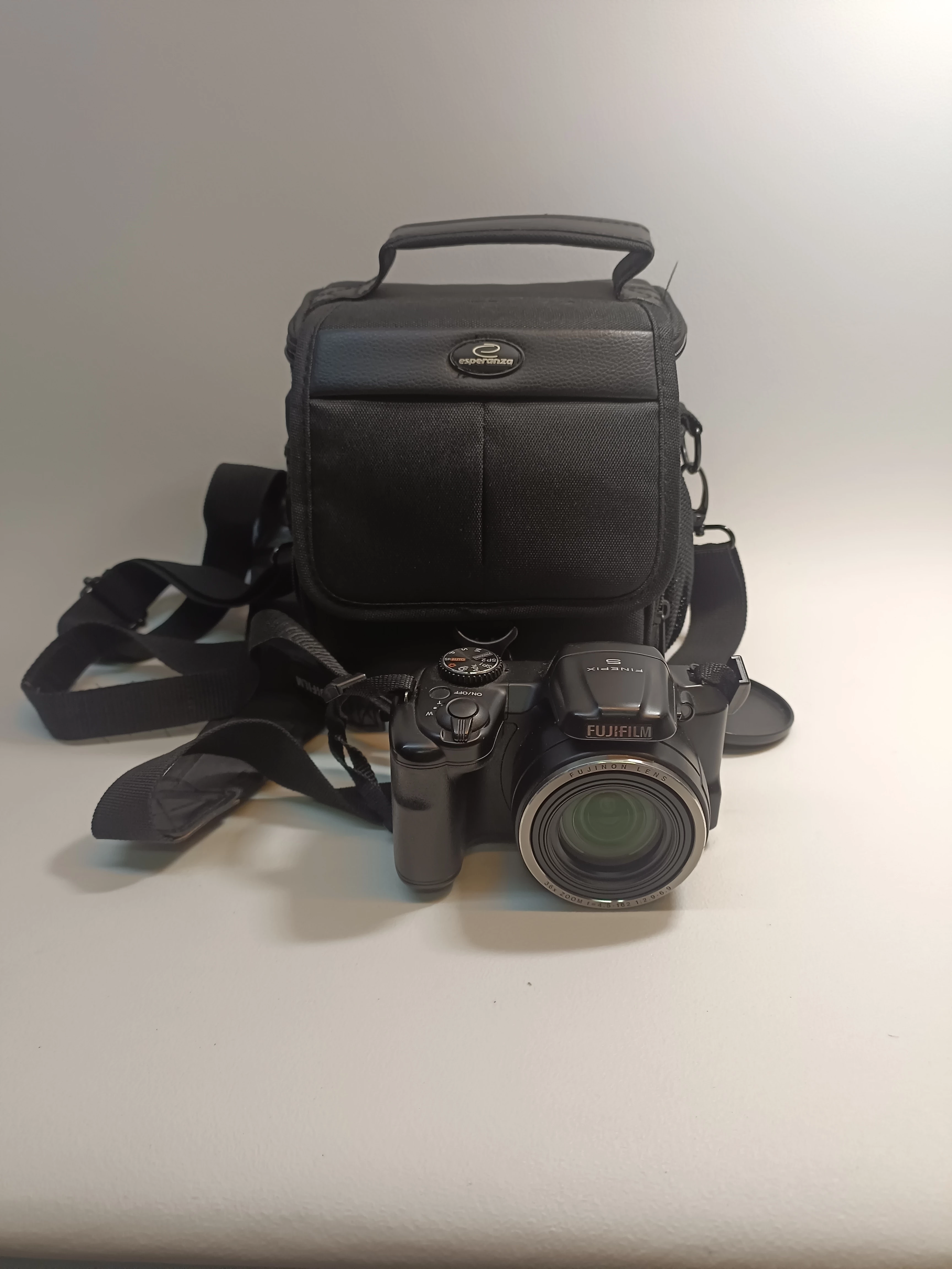 aparat-fujifilm-finepix-s8600-batorego-12-sj-skierniewice