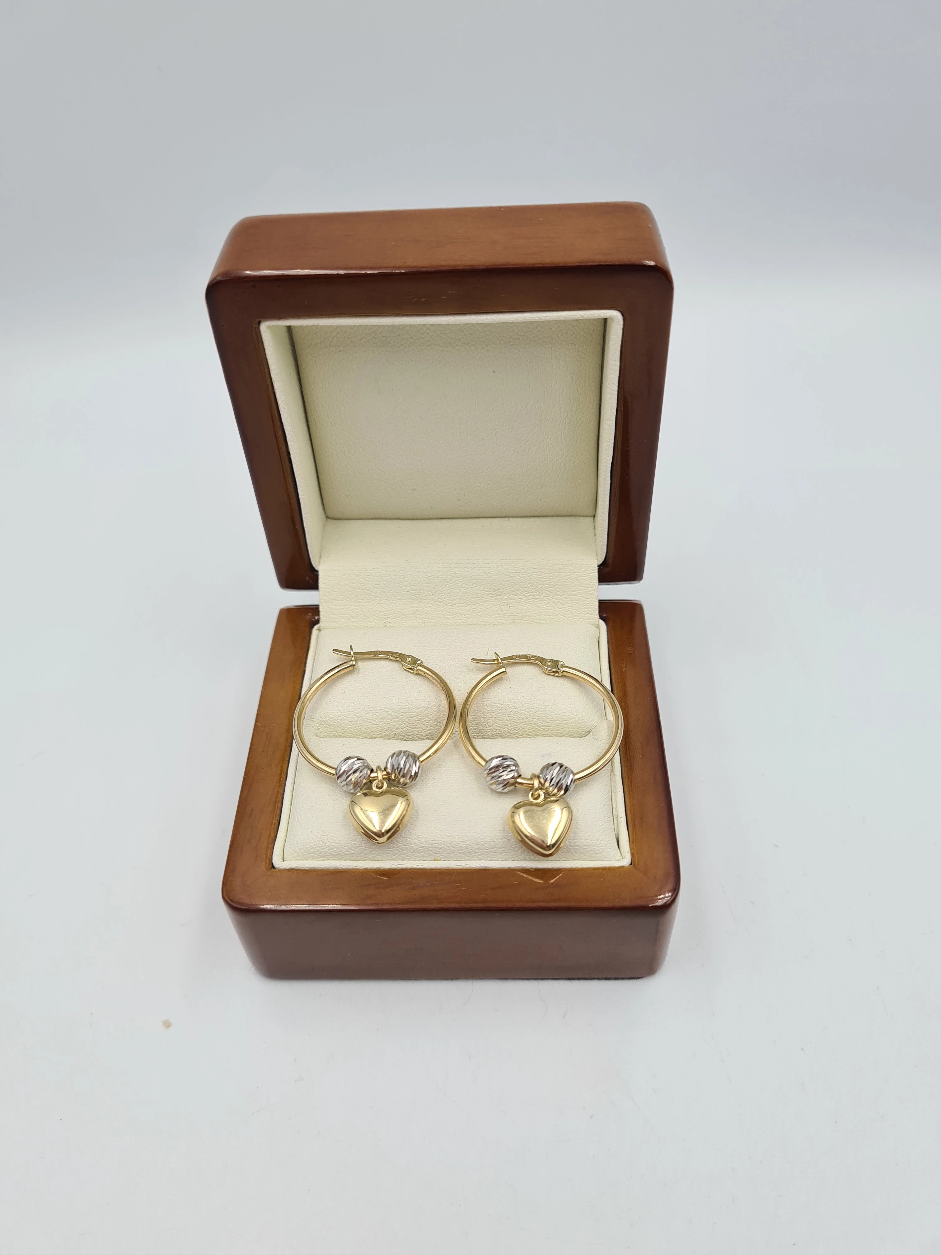 zlote-kolczyki-kola-serca-rodzaj-wyrob-jubilerski