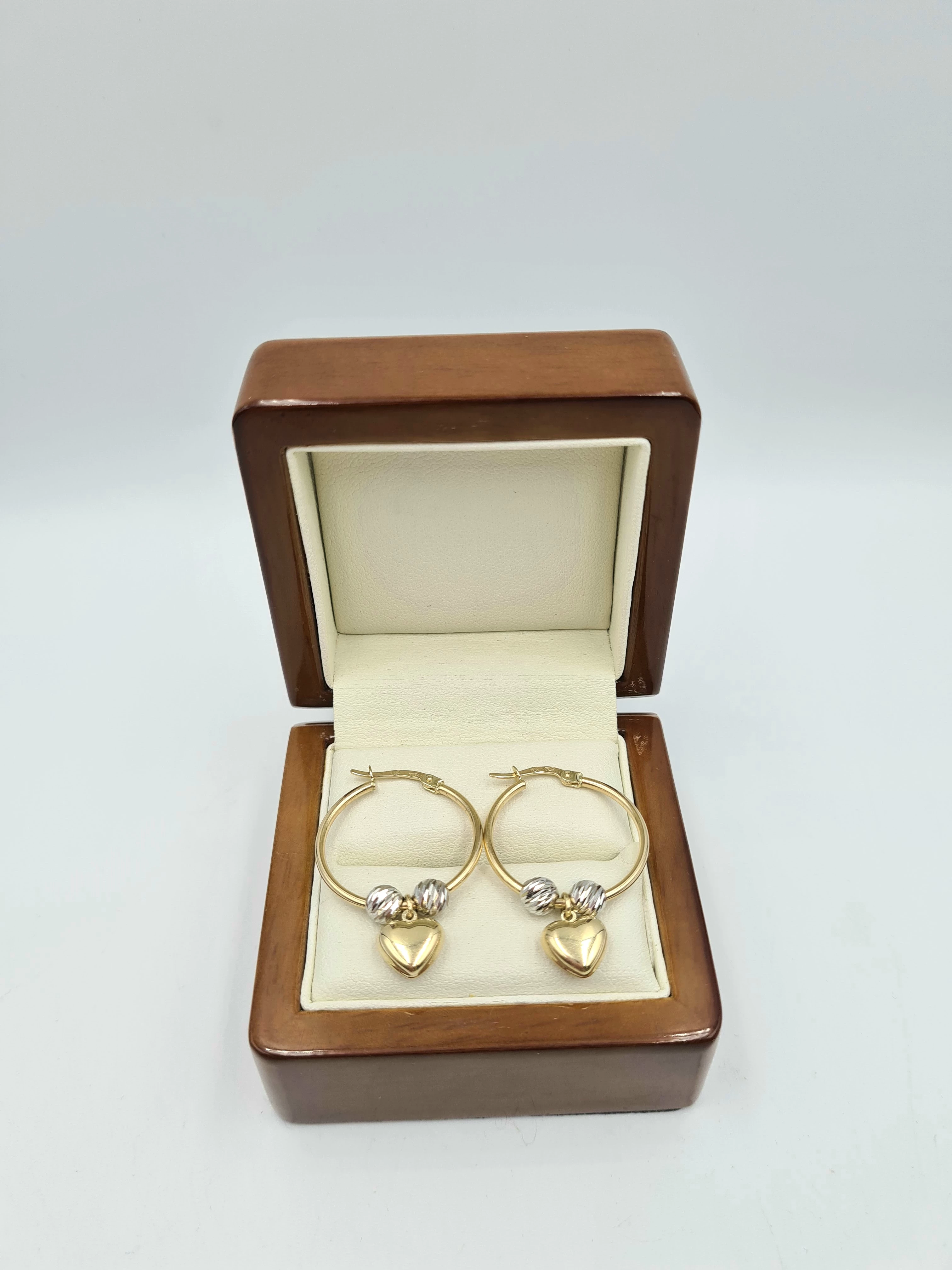 zlote-kolczyki-kola-serca-rodzaj-bigla-zamkniety