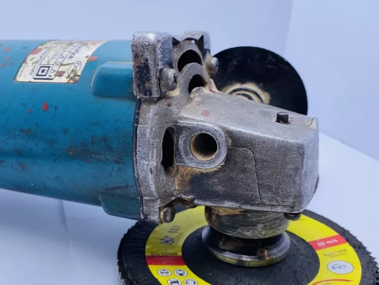SZLIFIERKA KĄTOWA MAKITA 9005B