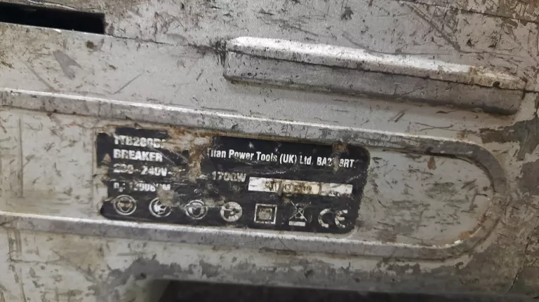 mlot-wyburzeniowy-titan-ttb-280-rodzaj-uchwytu-hex-30