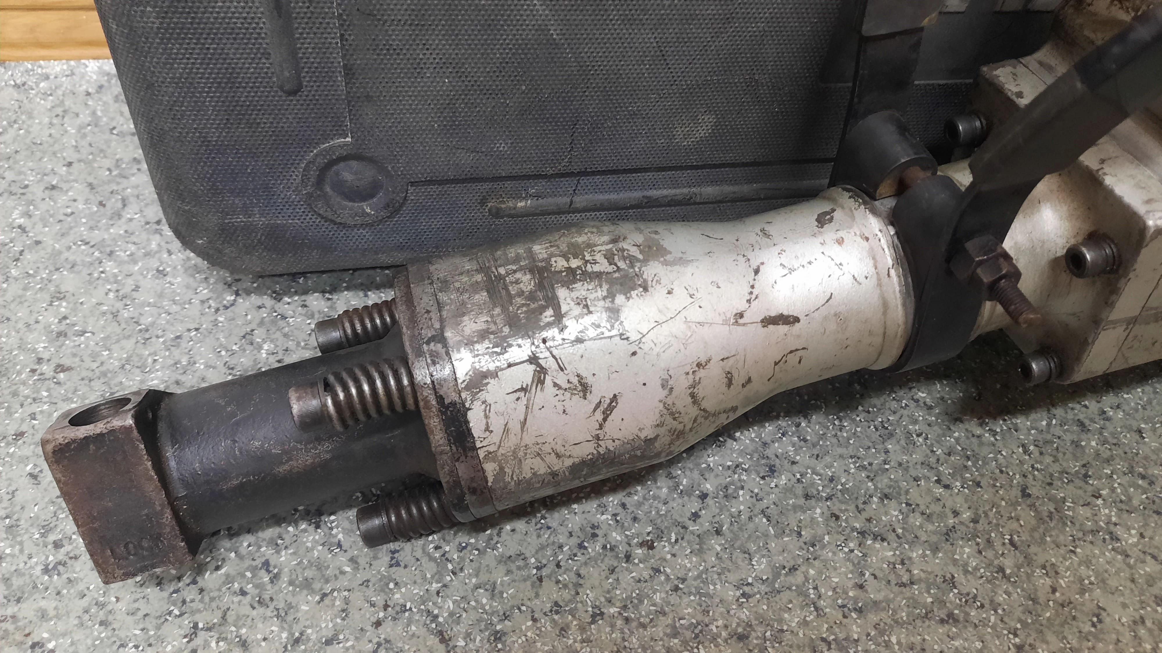 mlot-wyburzeniowy-titan-ttb-280-stan-uzywany