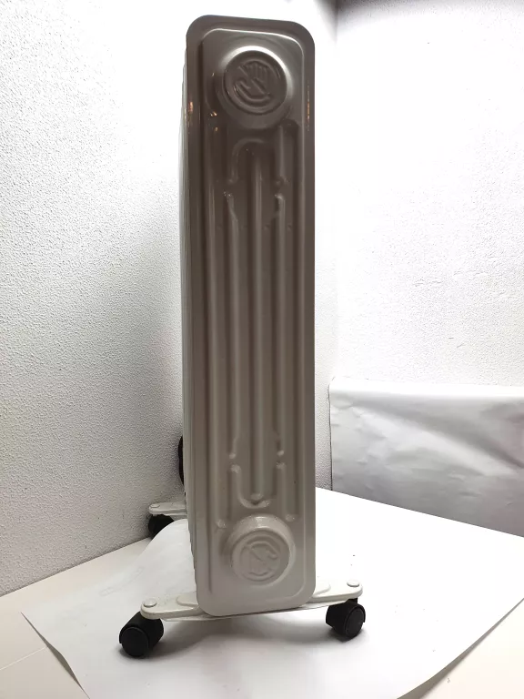 GRZEJNIK OLEJOWY CHALLENGE CYBL20-9 200W