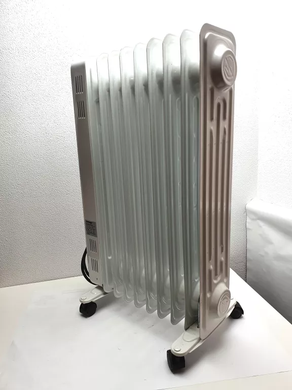 GRZEJNIK OLEJOWY CHALLENGE CYBL20-9 200W