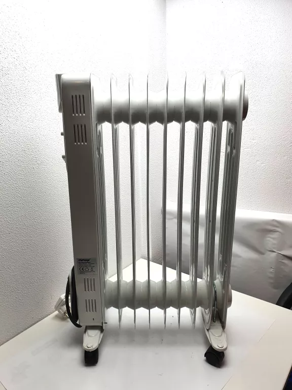 GRZEJNIK OLEJOWY CHALLENGE CYBL20-9 200W
