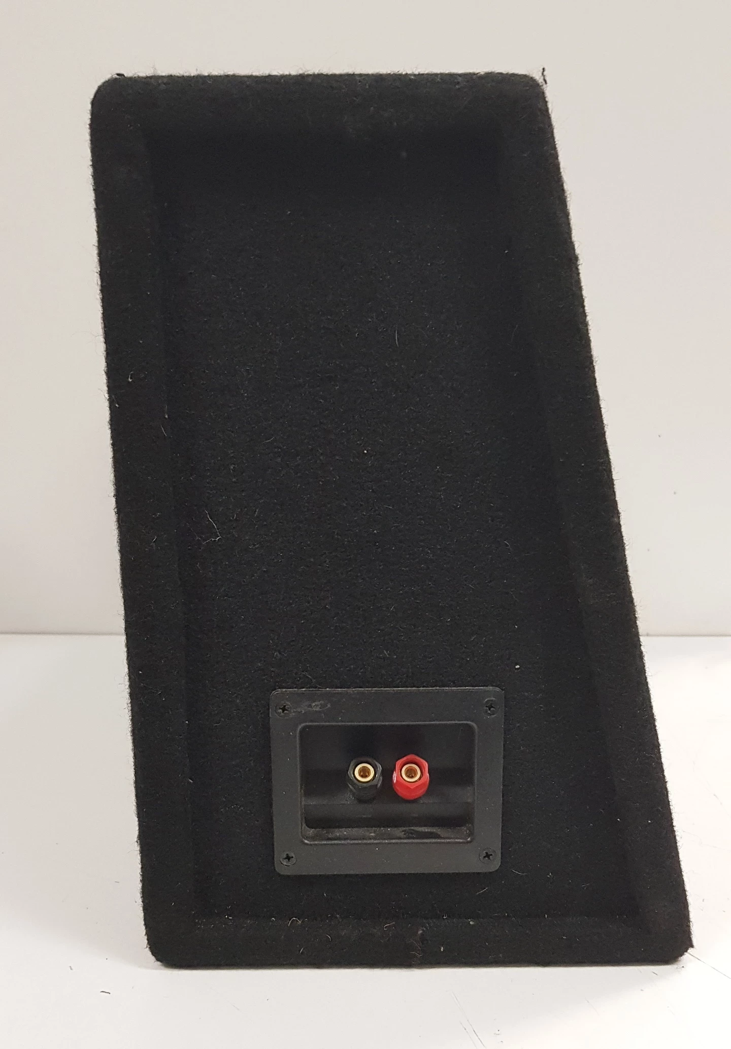 subwoofer-samochodowy-blaupunkt-marka-blaupunkt