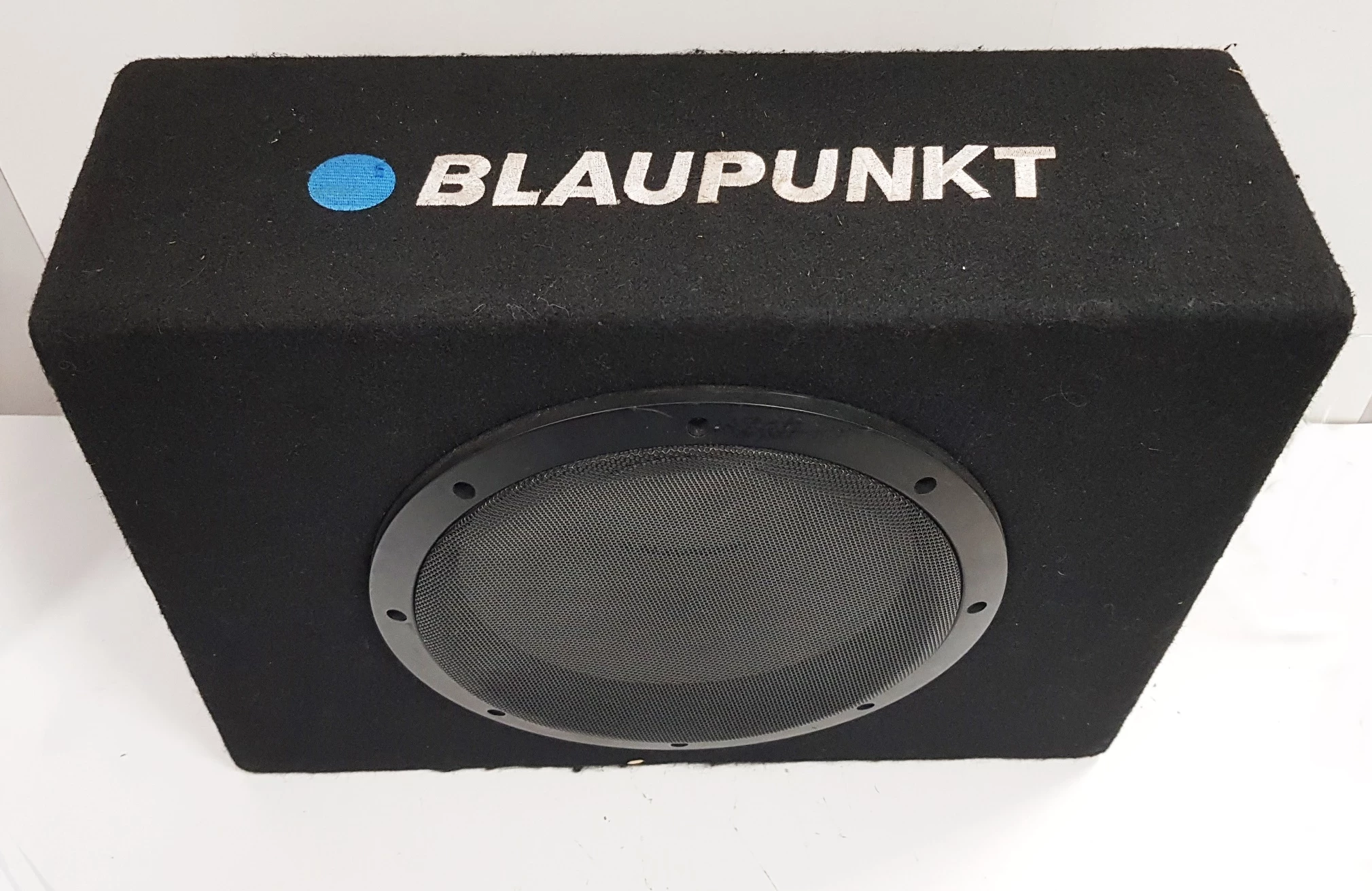 subwoofer-samochodowy-blaupunkt-stan-uzywany