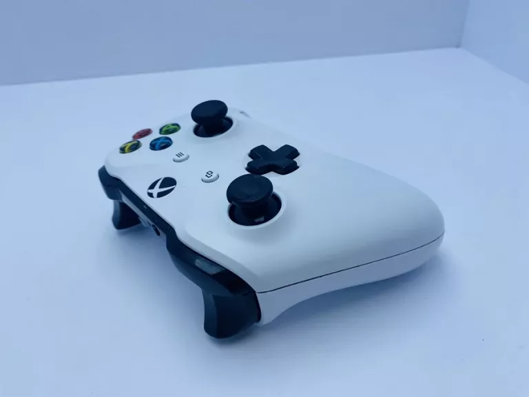 pad-do-xbox-one-kolor-bialy