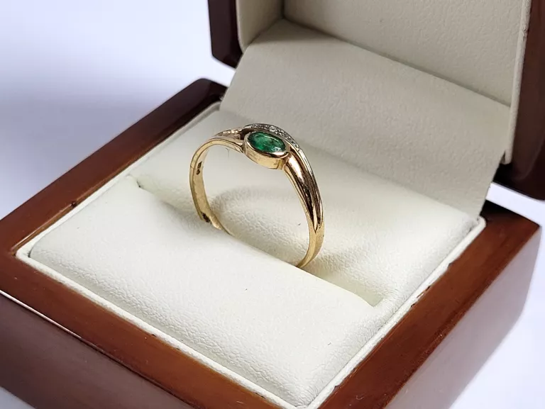 sliczny-zloty-pierscionek-z-diamentem-170-gr-333-18-rodzaj-2205-2