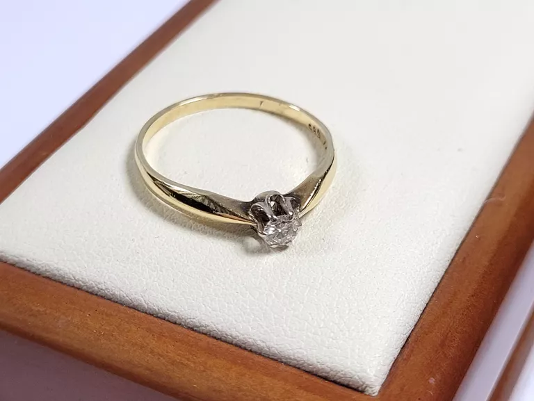 sliczny-zloty-pierscionek-z-brylantem-192gr-585-kamien-17088-128