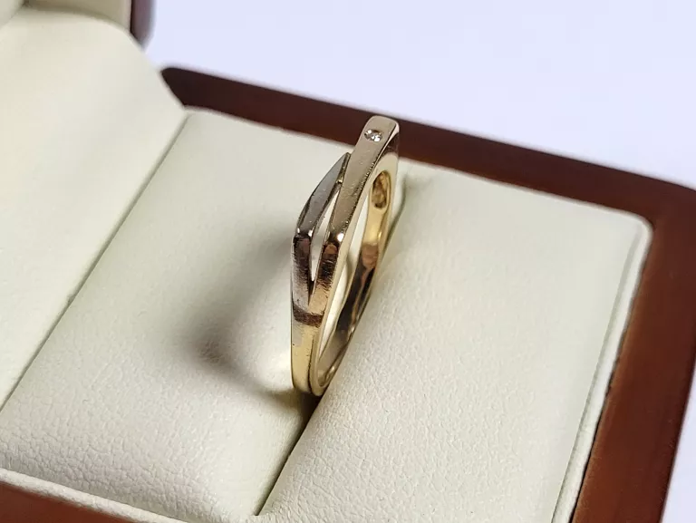 piekny-zloty-pierscionek-z-brylantem-241-gr-585-material-15835-2