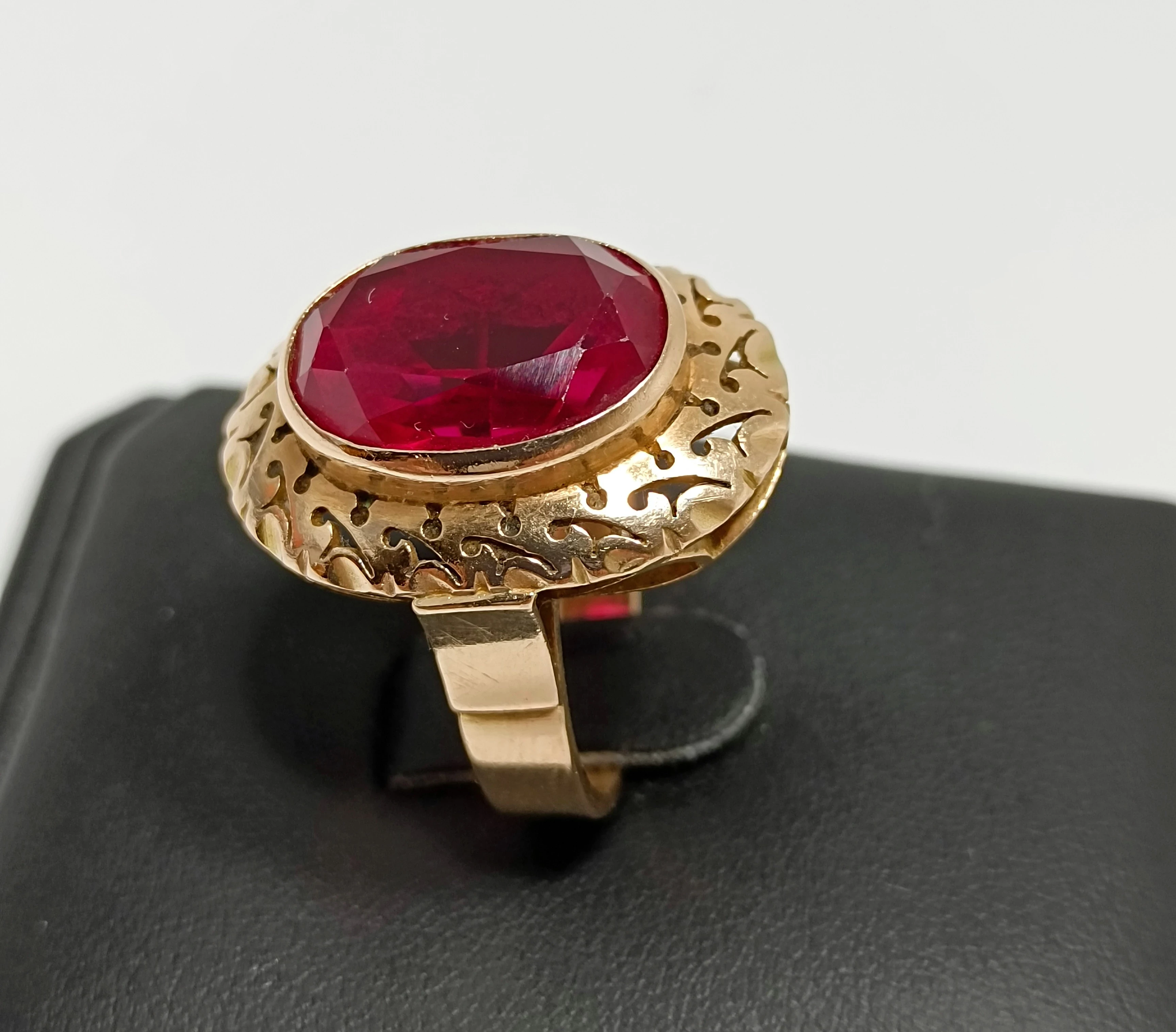 piekny-stary-zloty-pierscionek-1076g-585-r19-stan-uzywany