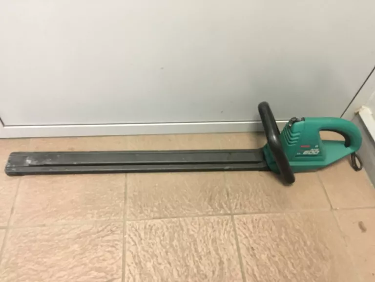 NOŻYCE ELEKTRYCZNE BOSCH AHS 600