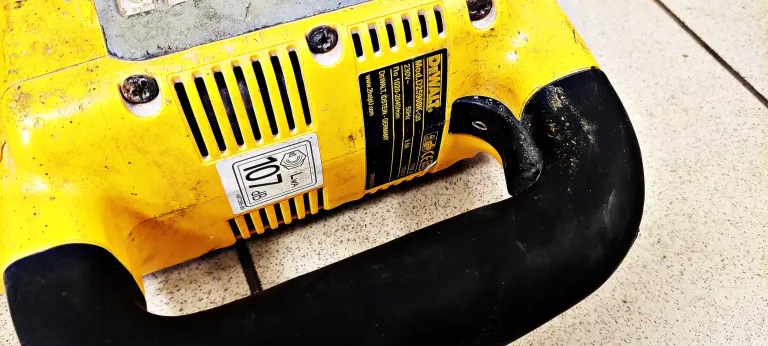 DUŻY MŁOT WYBURZENIOWY UDAROWY DEWALT D25900K
