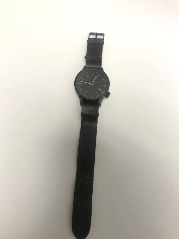 ZEGAREK KOMONO THE MAGNUS