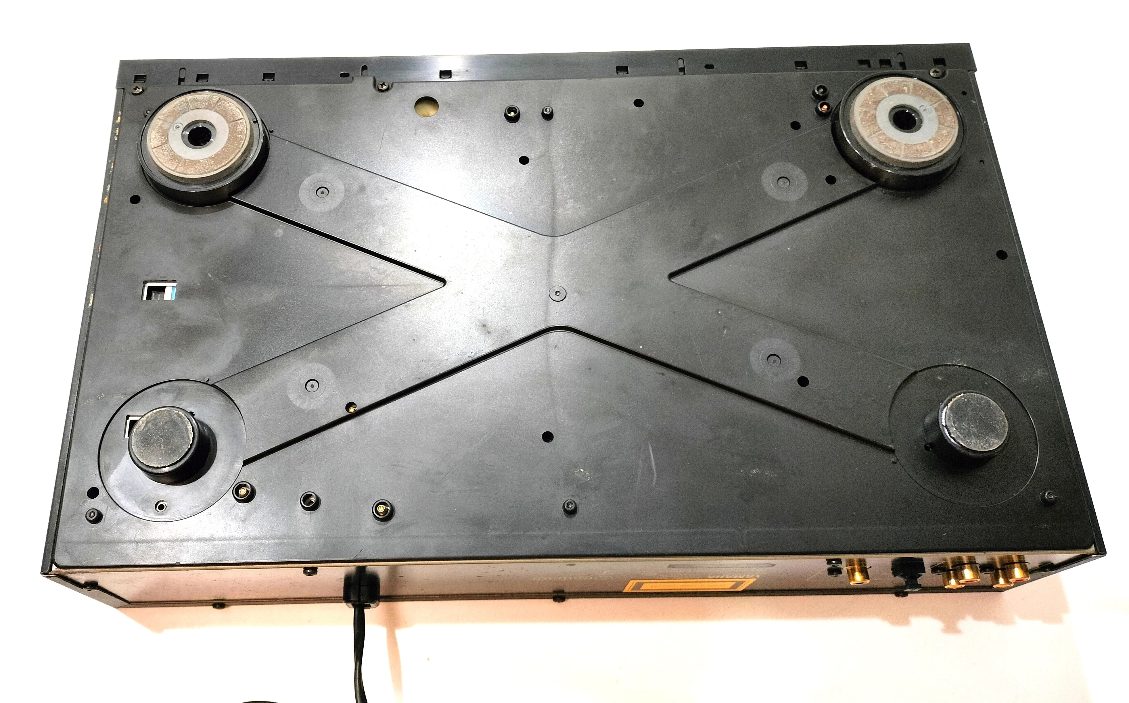 odtwarzacz-cd-yamaha-cdx-860-odtwarzane-nosniki-cd