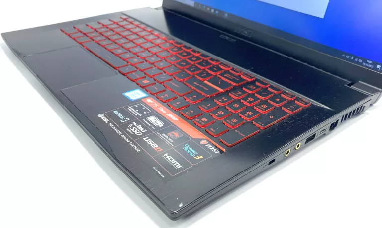 LAPTOP MSI GF75 I5 8GB GTX1050TI 240GBSSD WIN10