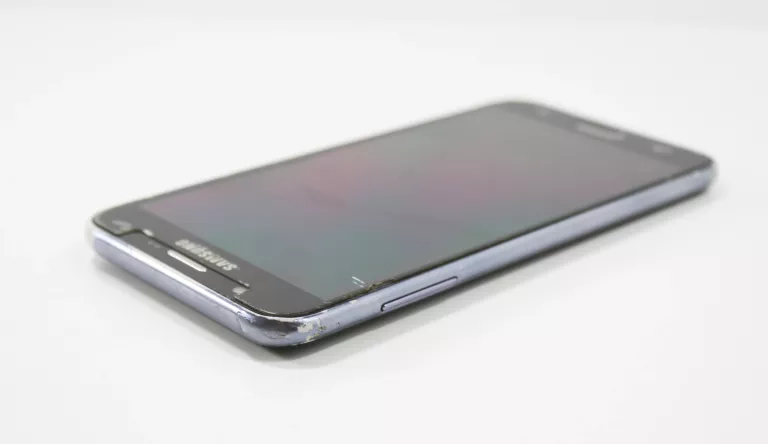 telefon-samsung-galaxy-j7-przekatna-ekranu-55