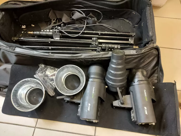 ZESTAW LAMP FOTOGRAFICZNYCH FOMEI BASIC 200