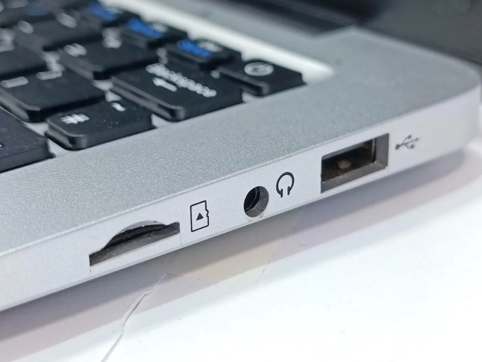 laptop-cavion-101-mini-1gb-ramatomdysk-32gb-kod-producenta-z3735g