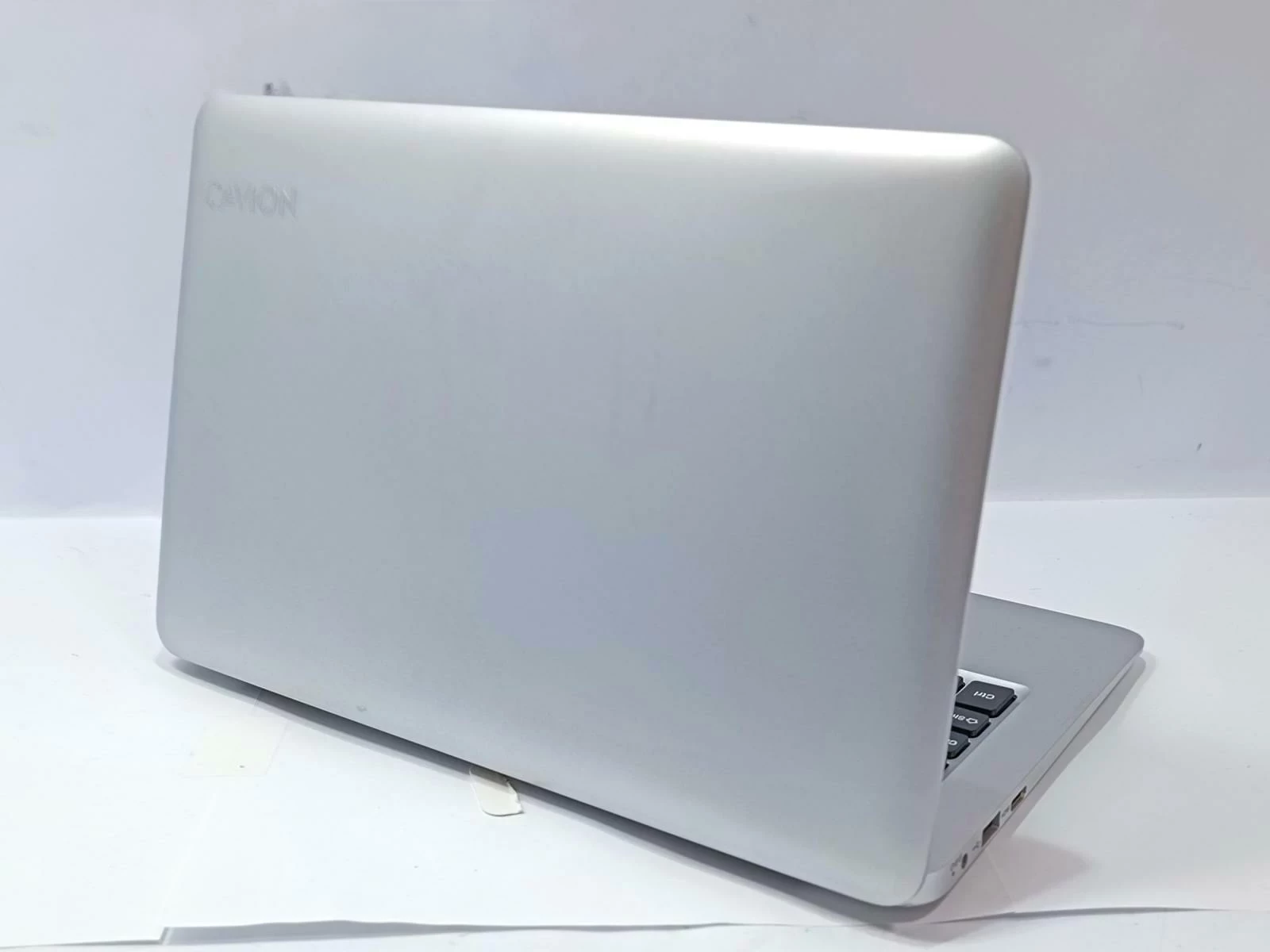 laptop-cavion-101-mini-1gb-ramatomdysk-32gb-seria-procesora-intel-atom