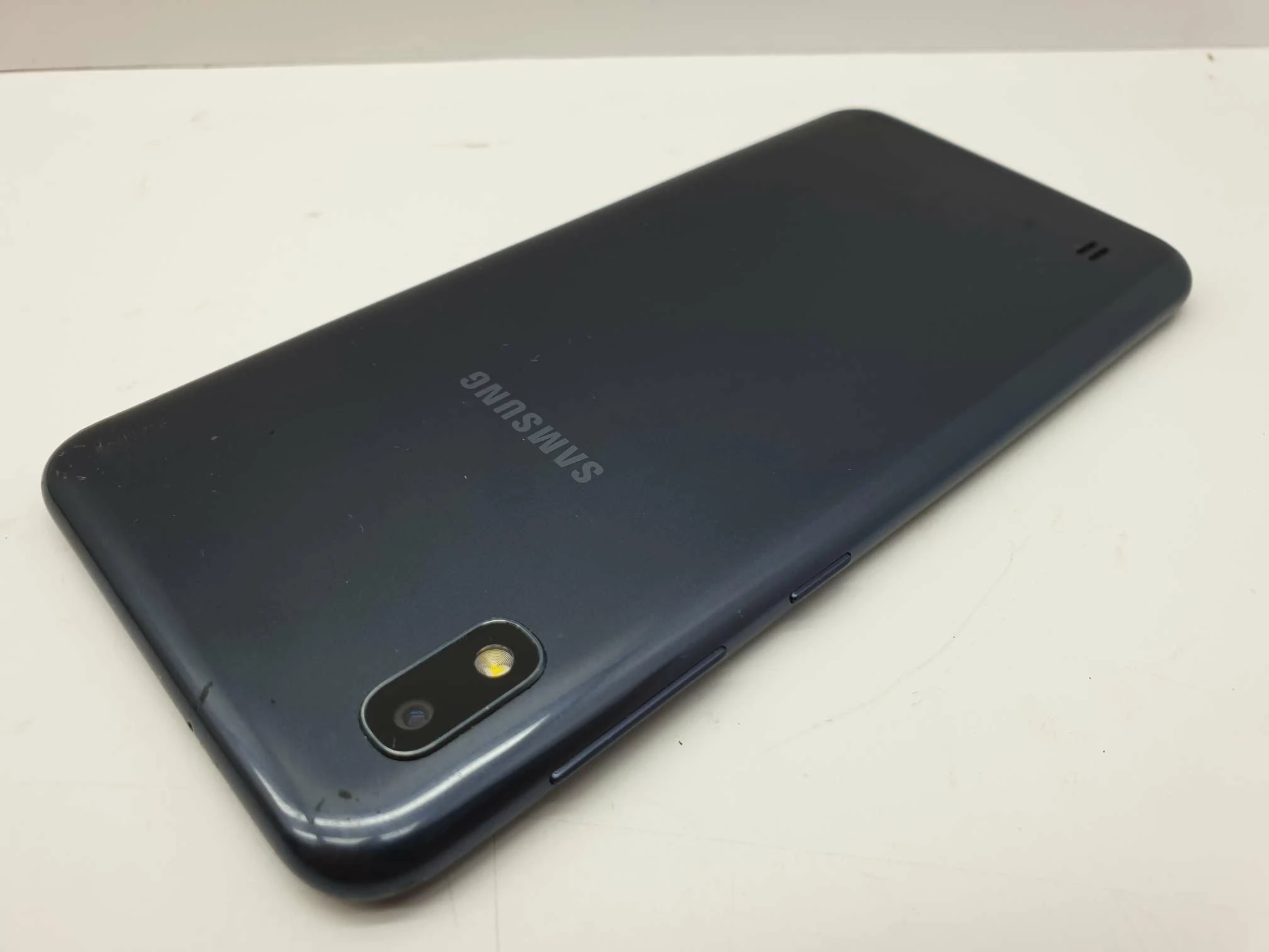 samsung-galaxy-a10-dual-sim-opis-kolor-szary