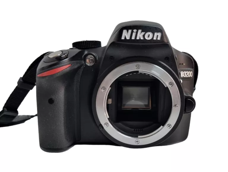 APARAT NIKON D3200 BODY PRZEBIEG 2522 + POKROWIEC