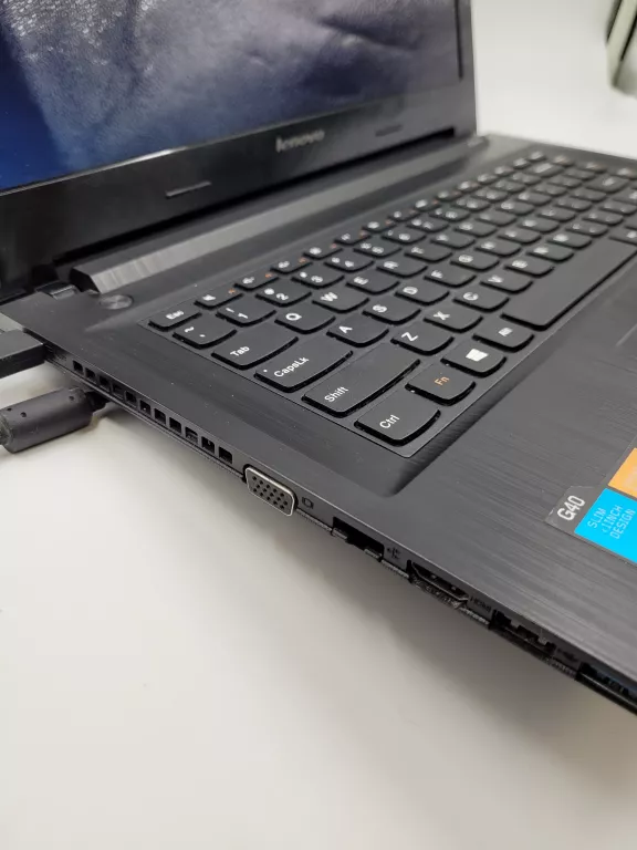 LENOVO G40 RAM 2 GB /500 GB DZIAŁA NA ZASILACZU