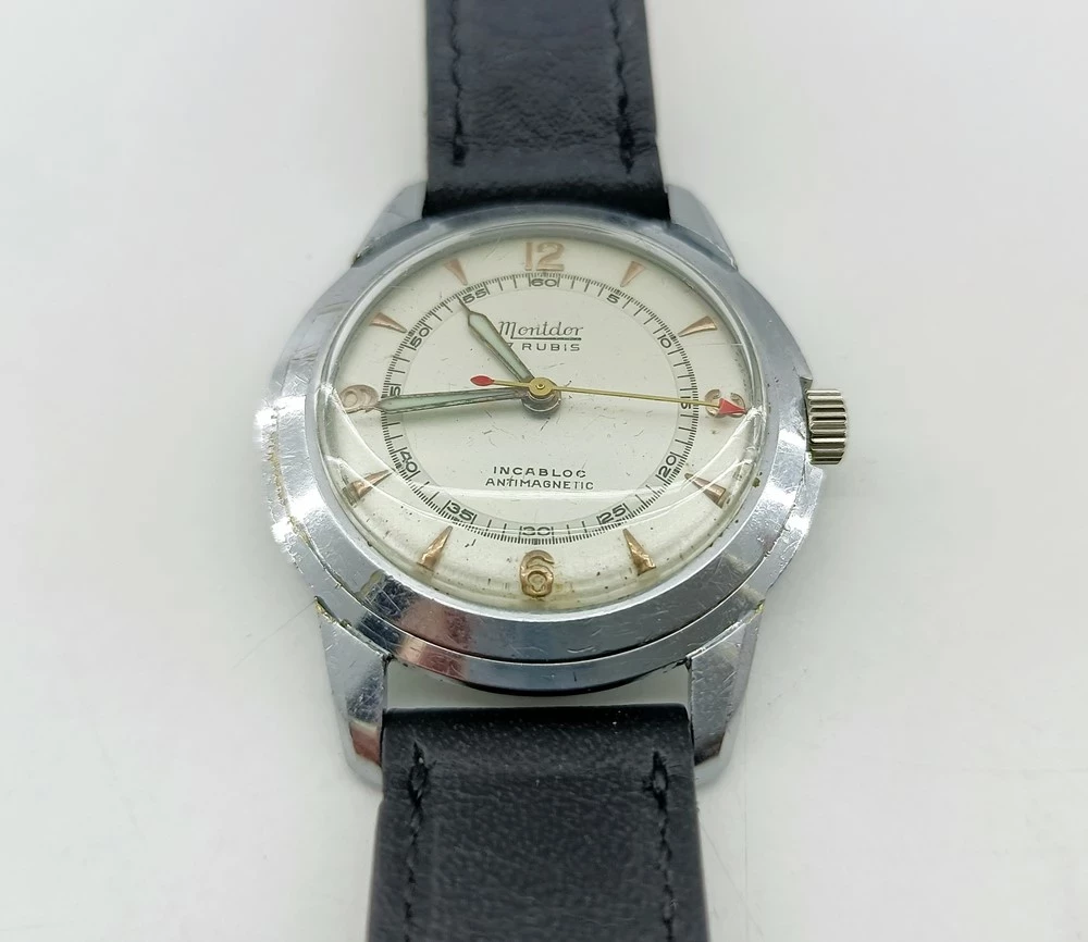 zegarek-mechaniczny-wyjatkowy-rodzaj-analogowe