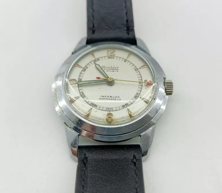 zegarek-mechaniczny-wyjatkowy-rodzaj-analogowe